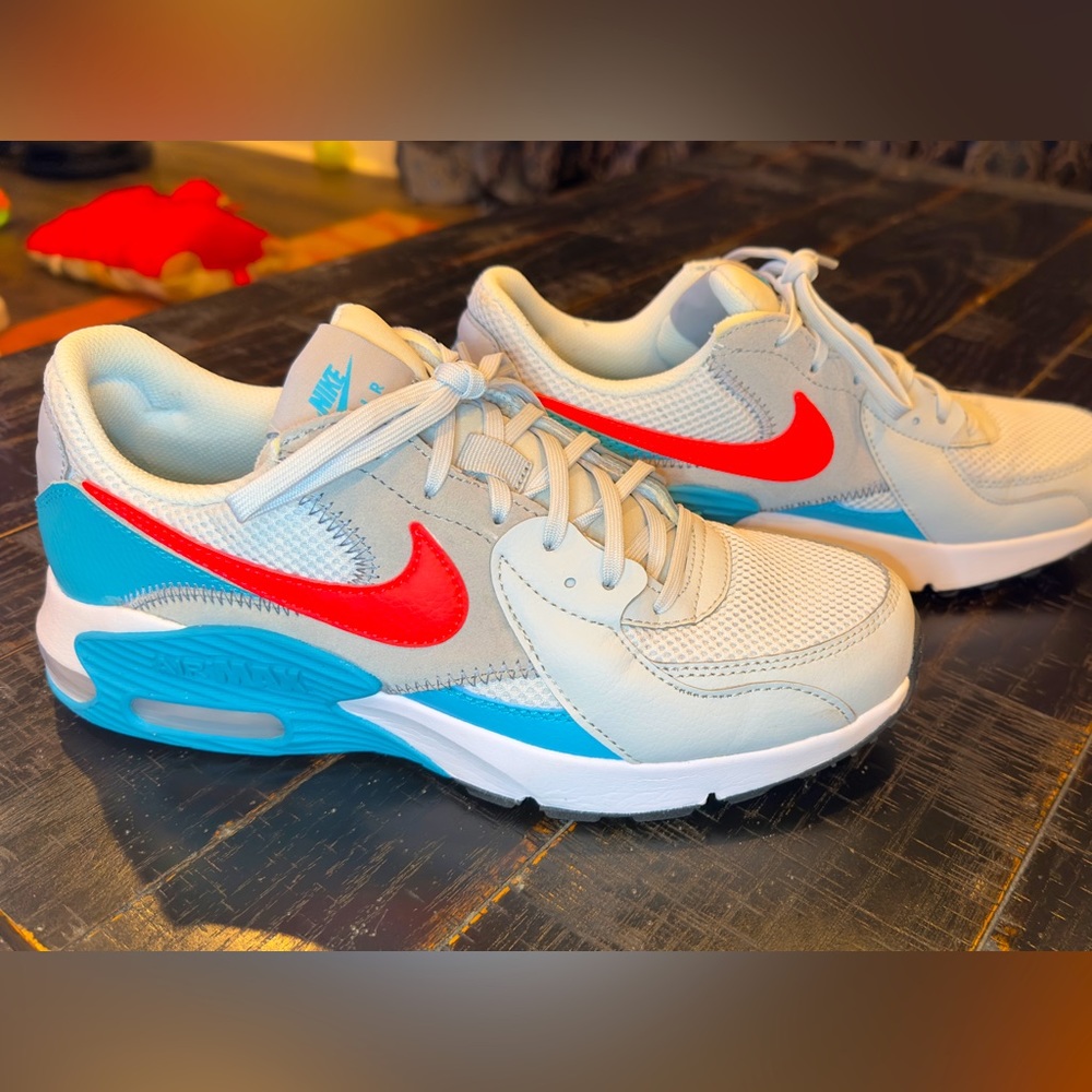 Women’s Nike Air Max like new